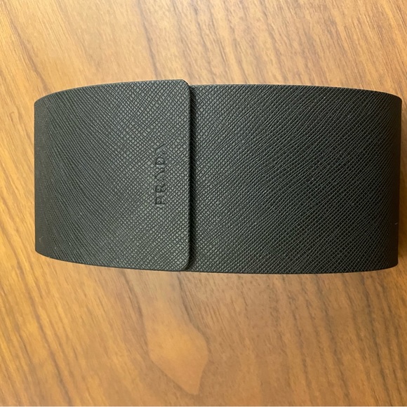 NEW PRADA SUNGLASSES - Picture 5 of 6